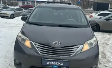 Toyota Sienna 2014 года за 13 000 000 тг. в Уральск фото 2