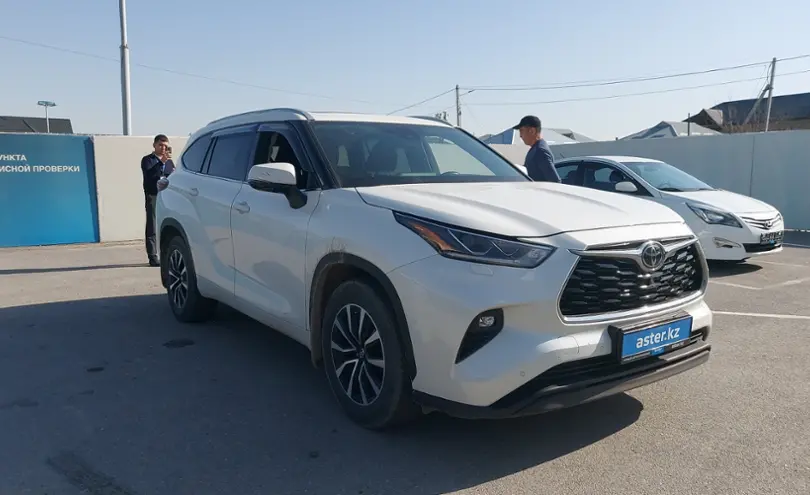 Toyota Highlander 2021 года за 26 000 000 тг. в Шымкент фото 2