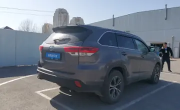 Toyota Highlander 2019 года за 19 000 000 тг. в Шымкент фото 3