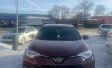 Toyota RAV4 2018 года за 12 500 000 тг. в Уральск фото 2