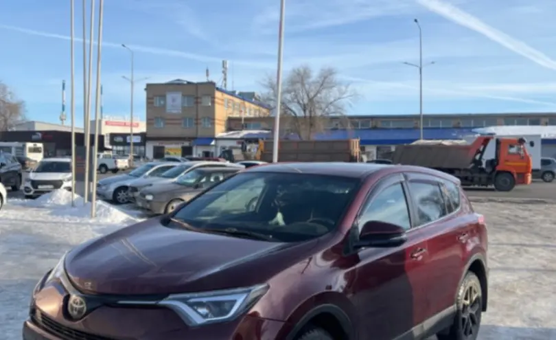 Toyota RAV4 2018 года за 12 500 000 тг. в Уральск