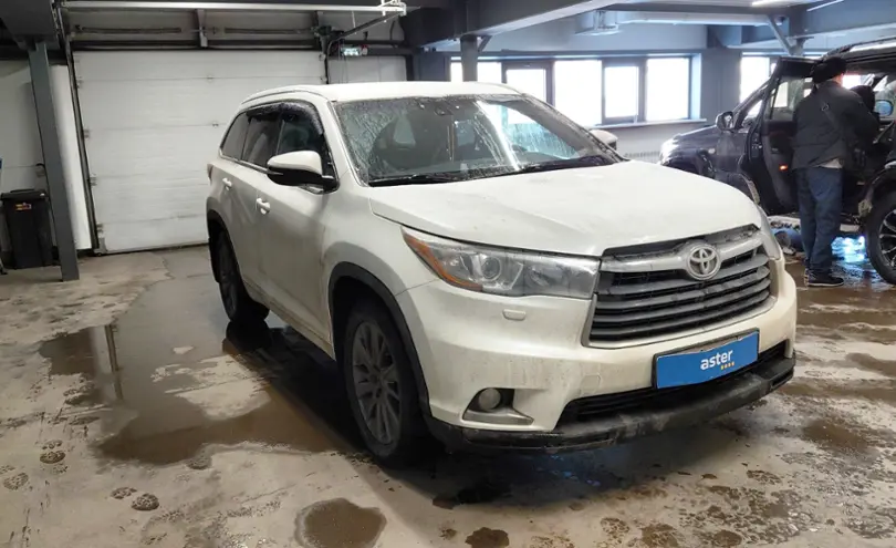 Toyota Highlander 2014 года за 16 000 000 тг. в Астана фото 2