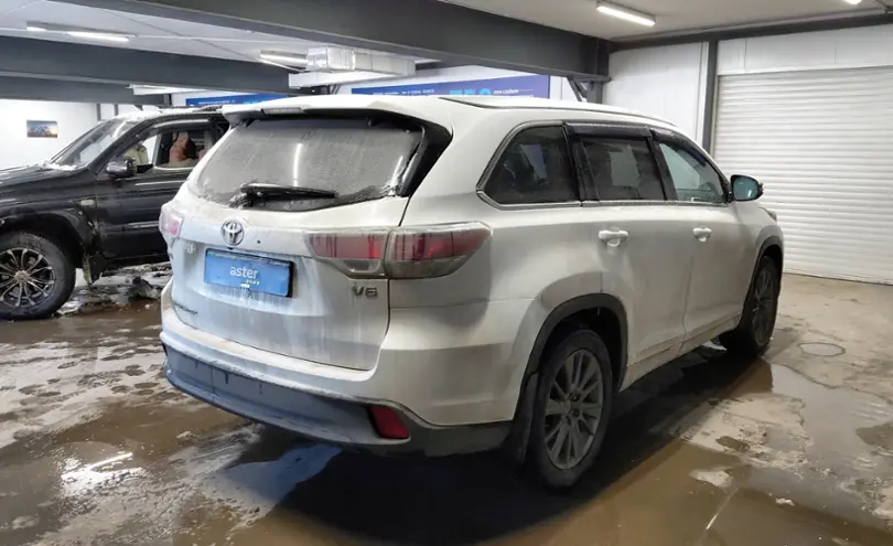 Toyota Highlander 2014 года за 16 000 000 тг. в Астана фото 3