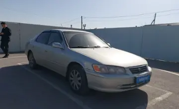 Toyota Camry 2000 года за 3 000 000 тг. в Шымкент фото 2