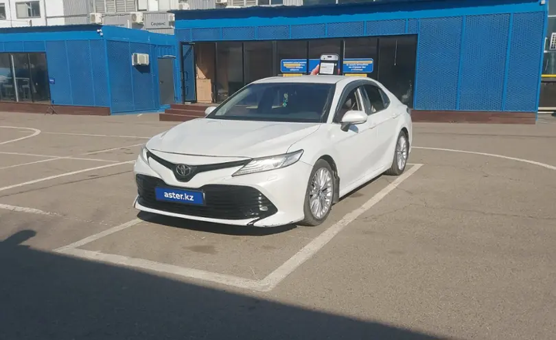 Toyota Camry 2019 года за 11 500 000 тг. в Алматы