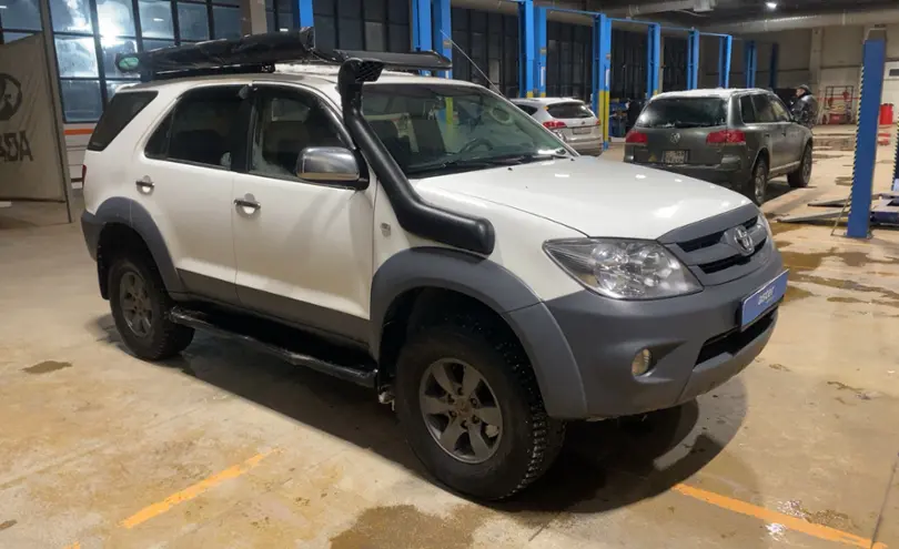 Toyota Fortuner 2006 года за 8 500 000 тг. в Караганда фото 3