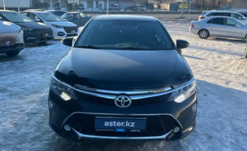 Toyota Camry 2017 года за 10 000 000 тг. в Уральск фото 2