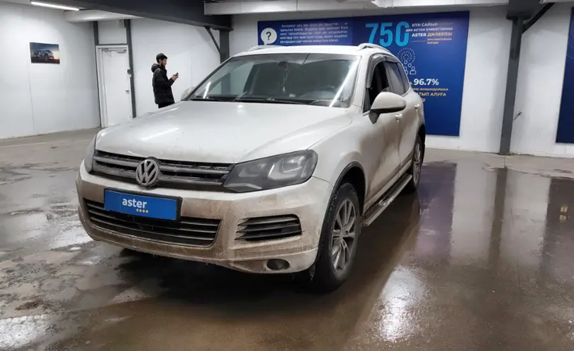 Volkswagen Touareg 2012 года за 9 500 000 тг. в Астана
