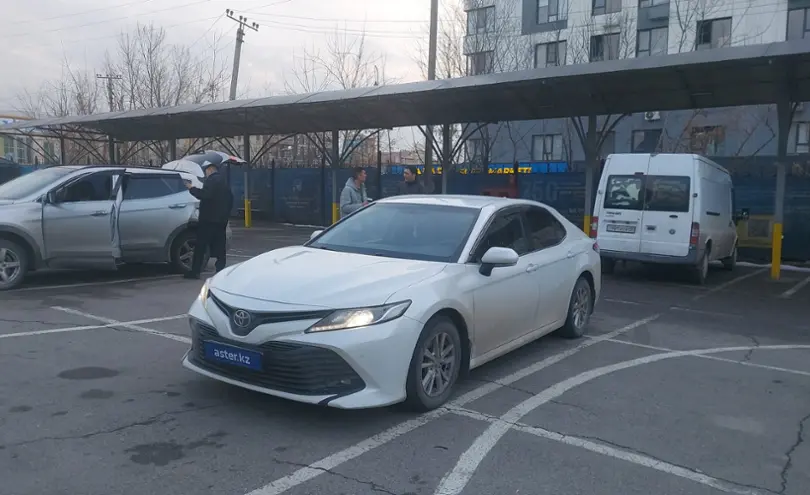 Toyota Camry 2019 года за 11 500 000 тг. в Алматы