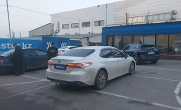 Toyota Camry 2019 года за 11 500 000 тг. в Алматы фото 3