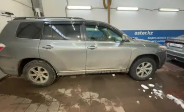 Toyota Highlander 2011 года за 10 000 000 тг. в Астана фото 4
