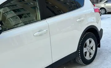 Toyota RAV4 2013 года за 10 300 000 тг. в Астана фото 2