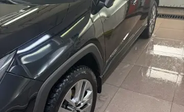 Toyota RAV4 2021 года за 14 300 000 тг. в Алматы фото 2