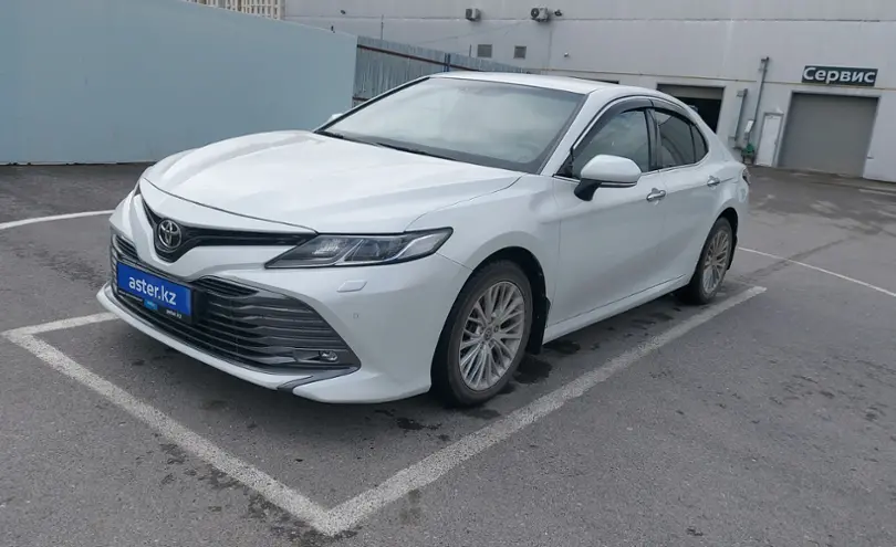 Toyota Camry 2018 года за 13 500 000 тг. в Шымкент