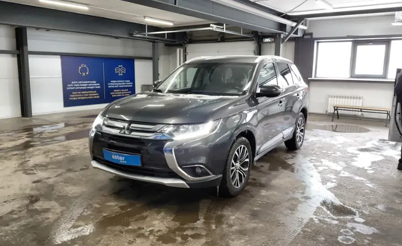Mitsubishi Outlander 2016 года за 9 500 000 тг. в Астана