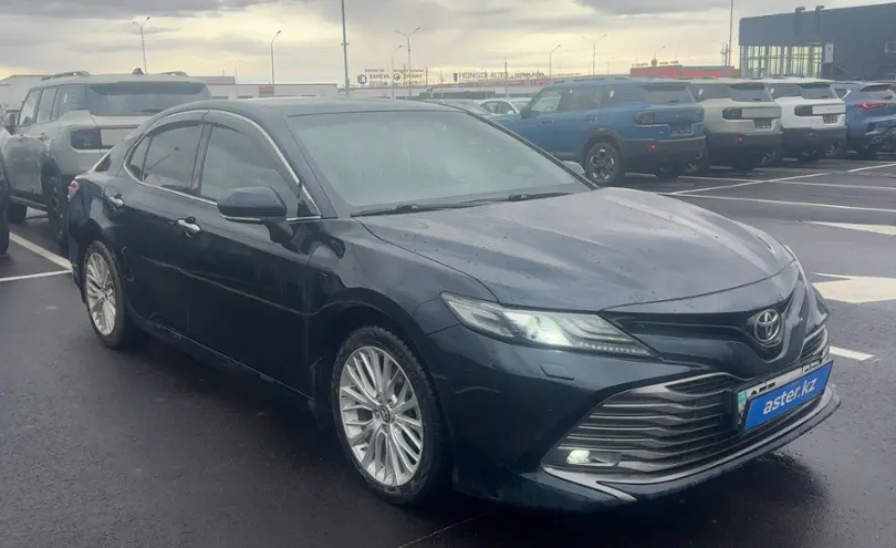 Toyota Camry 2018 года за 11 000 000 тг. в Алматы фото 3