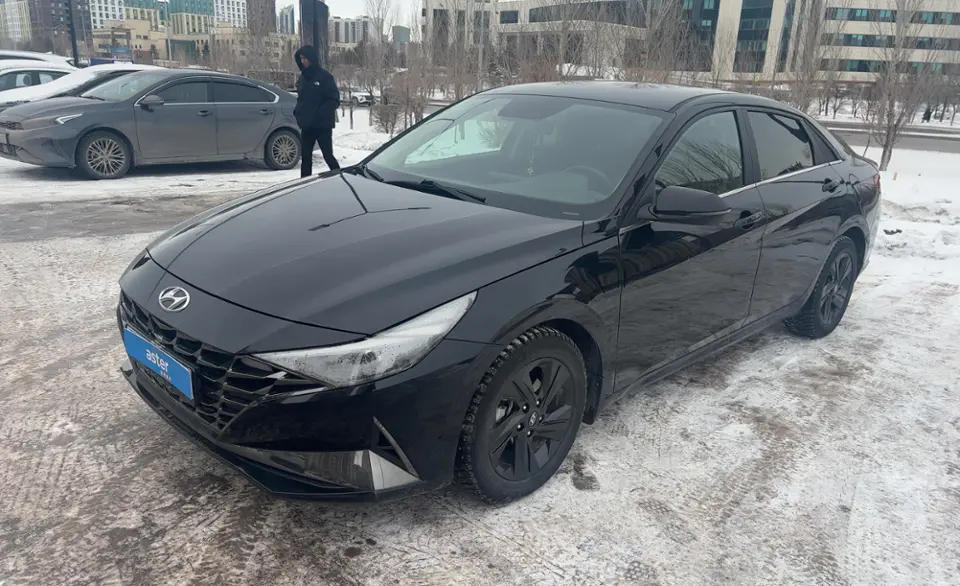 Hyundai Elantra 2020 года за 9 000 000 тг. в Астана