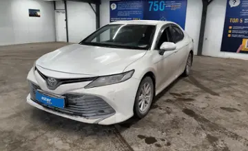 Toyota Camry 2019 года за 14 000 000 тг. в Астана фото 1