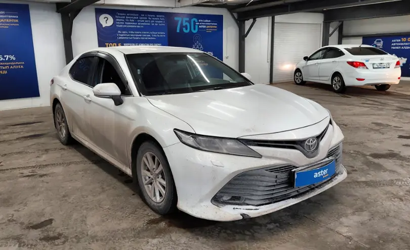 Toyota Camry 2019 года за 14 000 000 тг. в Астана фото 2