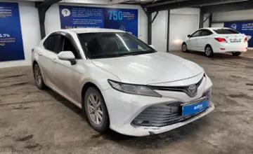 Toyota Camry 2019 года за 14 000 000 тг. в Астана фото 2