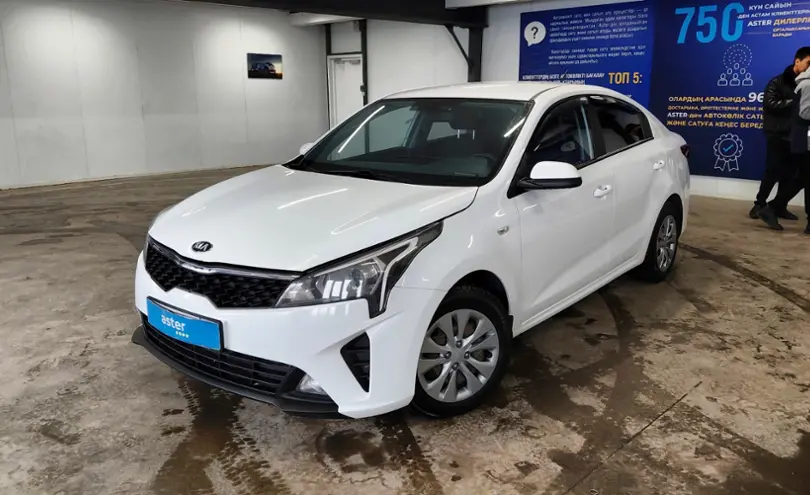 Kia Rio 2021 года за 7 500 000 тг. в Астана
