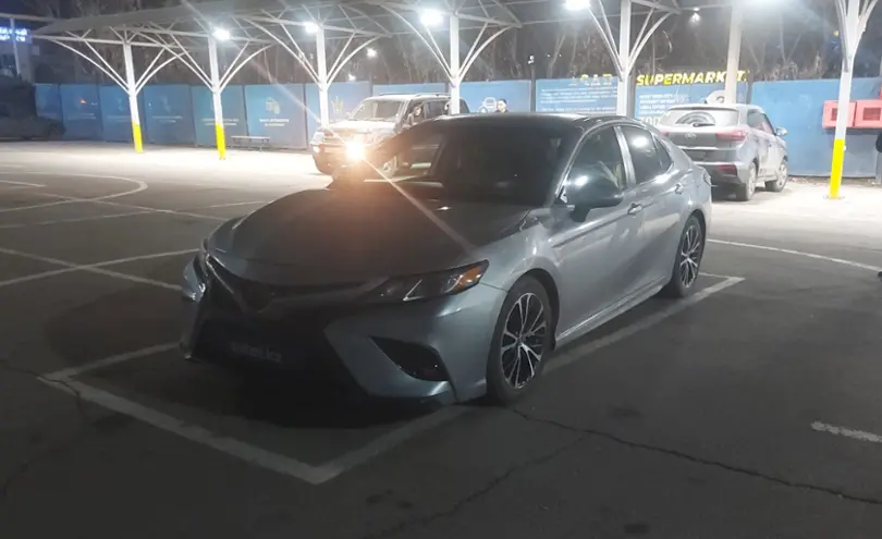 Toyota Camry 2019 года за 11 000 000 тг. в Алматы