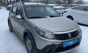 Renault Sandero 2014 года за 4 000 000 тг. в Актобе фото 3