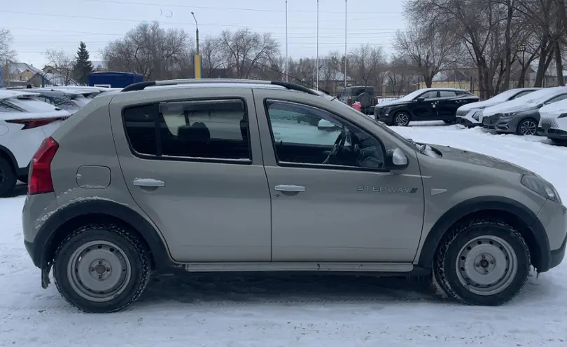 Renault Sandero 2014 года за 4 000 000 тг. в Актобе фото 4