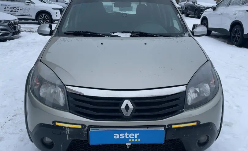 Renault Sandero 2014 года за 4 000 000 тг. в Актобе фото 2