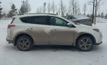Toyota RAV4 2018 года за 9 500 000 тг. в Астана фото 4