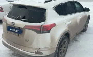 Toyota RAV4 2018 года за 9 500 000 тг. в Астана