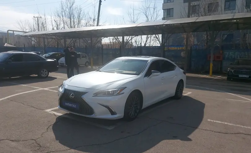 Lexus ES 2020 года за 18 000 000 тг. в Алматы