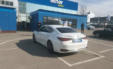 Lexus ES 2020 года за 18 000 000 тг. в Алматы фото 4