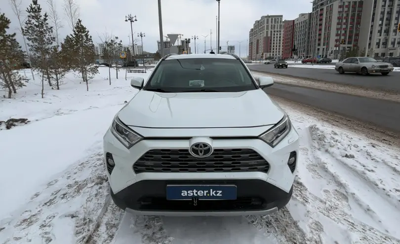 Toyota RAV4 2021 года за 16 000 000 тг. в Астана фото 2