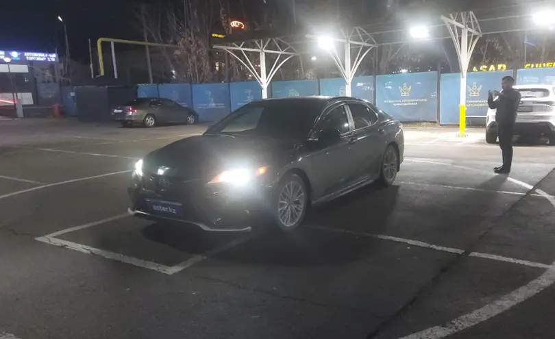 Toyota Camry 2020 года за 11 500 000 тг. в Алматы