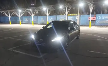 Toyota Camry 2018 года за 12 800 000 тг. в Алматы фото 1