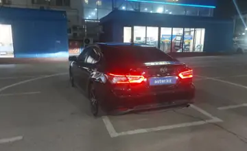 Toyota Camry 2018 года за 12 800 000 тг. в Алматы фото 4