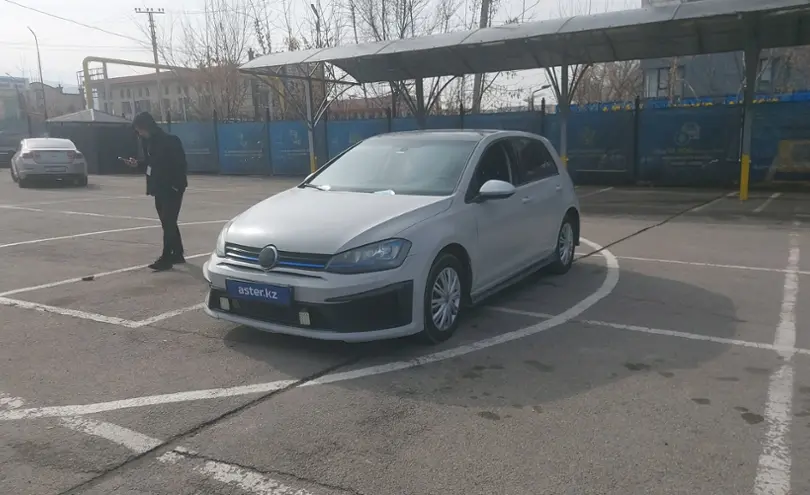 Volkswagen Golf 2013 года за 6 300 000 тг. в Алматы
