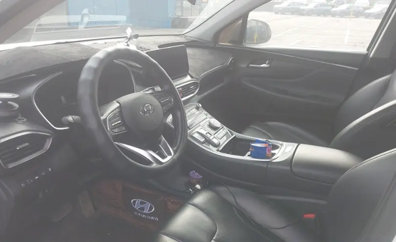 Hyundai Santa Fe 2021 года за 13 000 000 тг. в Алматы фото 5