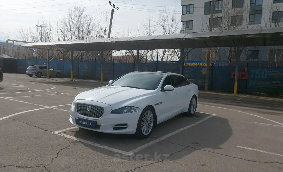 Jaguar XJ 2013 года за 15 000 000 тг. в Алматы