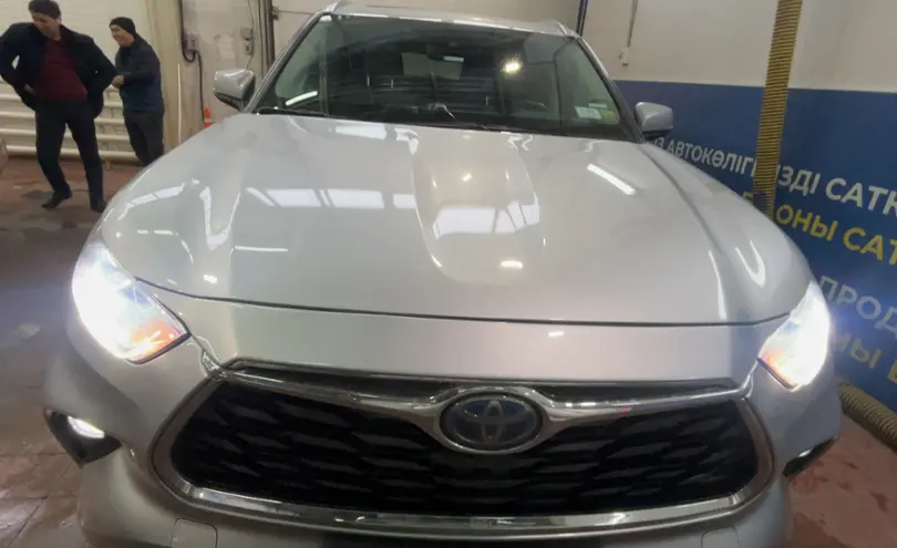 Toyota Highlander 2021 года за 23 000 000 тг. в Астана фото 2