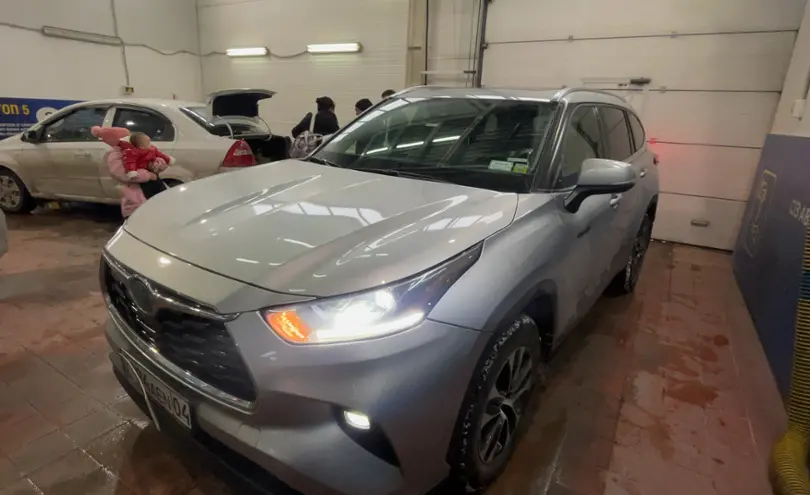 Toyota Highlander 2021 года за 23 000 000 тг. в Астана