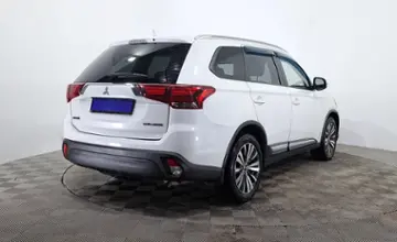 Mitsubishi Outlander 2018 года за 8 700 000 тг. в Астана