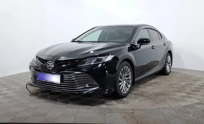 Toyota Camry 2019 года за 12 990 000 тг. в Астана