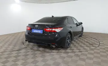 Toyota Camry 2019 года за 11 590 000 тг. в Шымкент