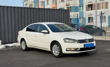 Volkswagen Passat 2014 года за 5 390 000 тг. в Алматы фото 3