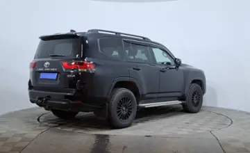 Toyota Land Cruiser 2024 года за 52 000 000 тг. в Астана