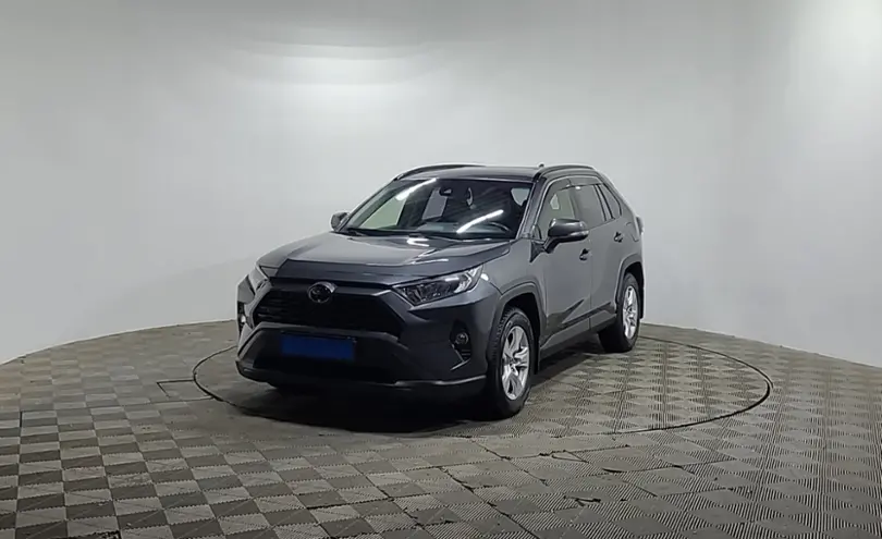 Toyota RAV4 2019 года за 13 990 000 тг. в Алматы