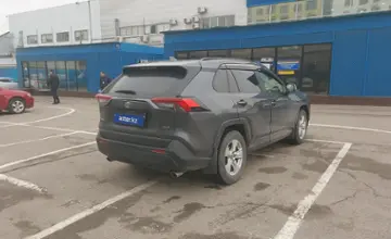 Toyota RAV4 2019 года за 13 990 000 тг. в Алматы фото 3