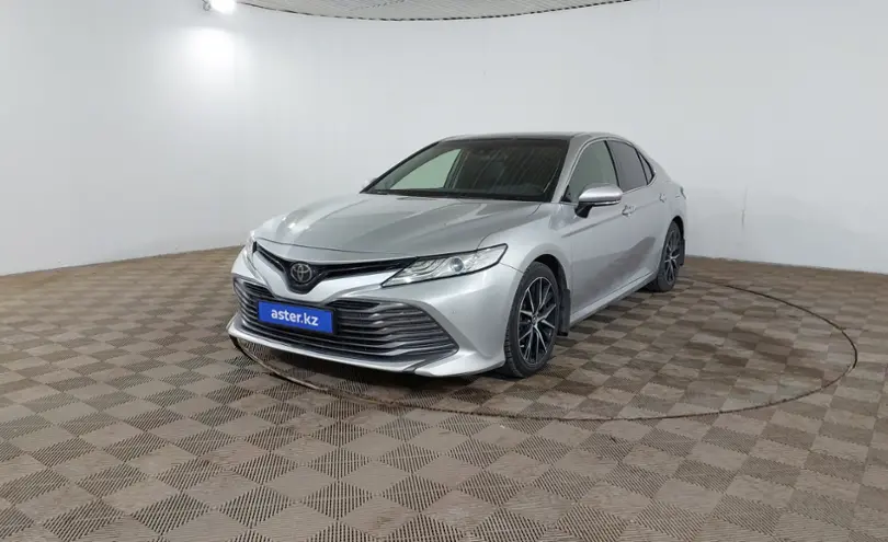 Toyota Camry 2018 года за 12 990 000 тг. в Шымкент